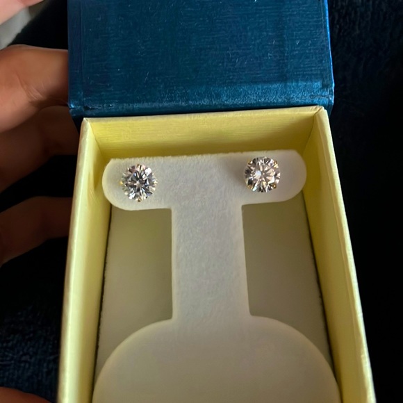 14K Gold Diamond Cubic Zirconium Earrings - Picture 1 of 5